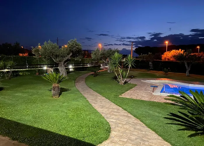 Giardino Tra Gli Ulivi Гостевой дом Treglio